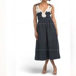EN SAISON
Natalia Midi Dress
Color: Vintage Indigo